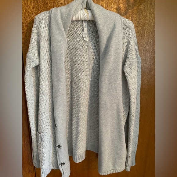 SOLD.  Lululemon “Post Practice Cardigan” Silverspoon/White. - Picture 3 of 5